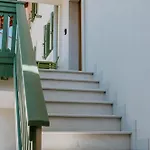 Apartament Up And Above *
