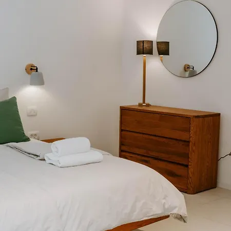 Up And Above Apartma *