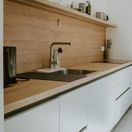 Apartament Up And Above