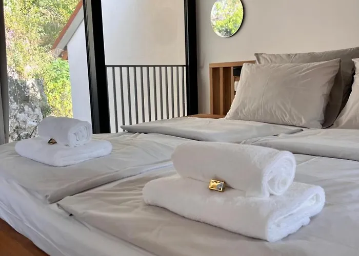 Up And Above アパート