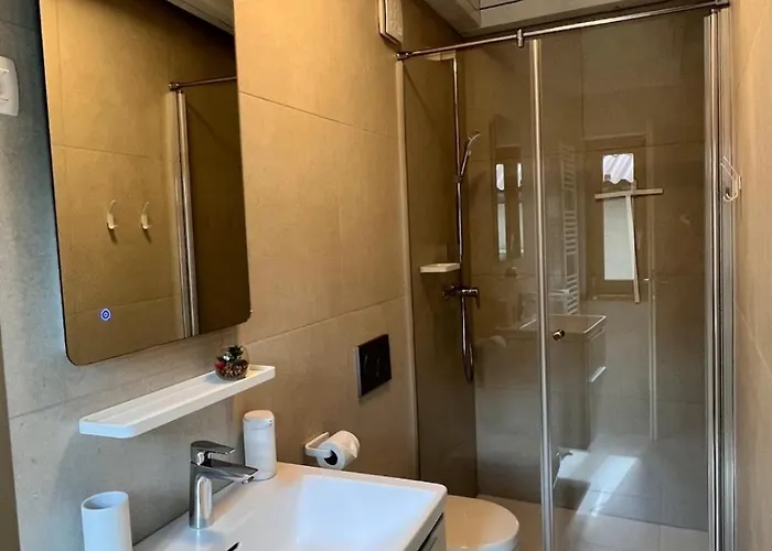 Up And Above アパート