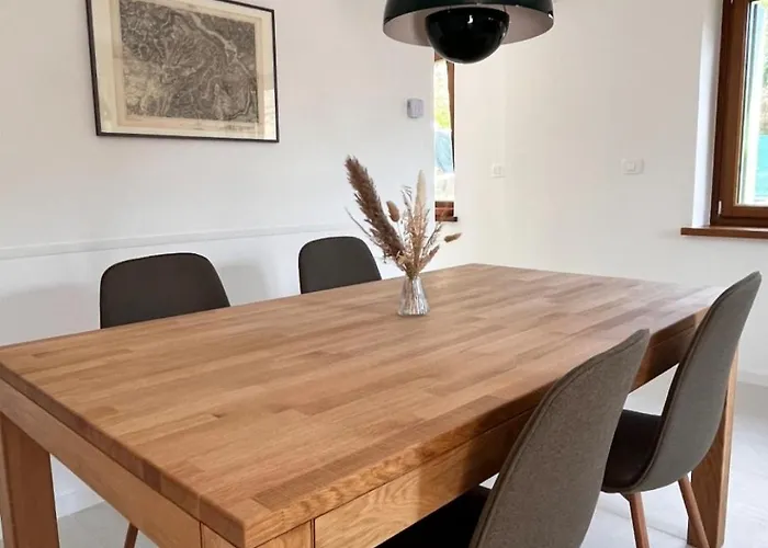 Up And Above アパート